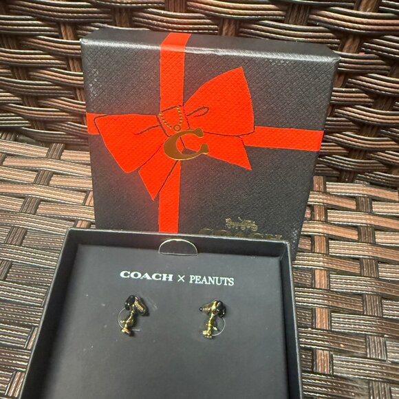 Coach X Peanuts Snoopy Stud Earrings cca49 - Picture 3 of 4